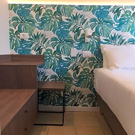 Benvenuto מלון קאורלה
